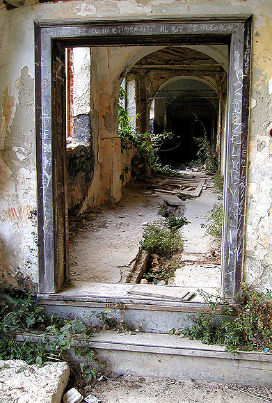 twisted corridor ruin by tstajduhar